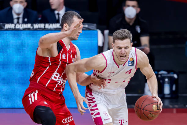 9记三分的 9记三分的